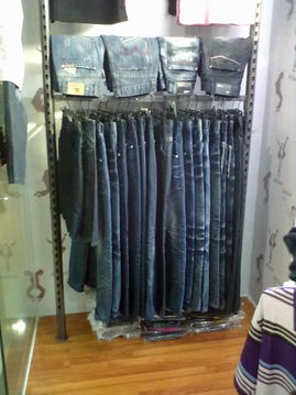 牛仔风尚 从服装鞋帽到日用百货的潮流生活